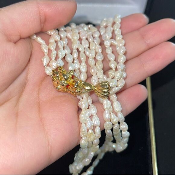 Beautiful Art Deco Triple Strand Black Pearl Double Dragon  Three strand authentic rice pearl dragon clasp necklace
